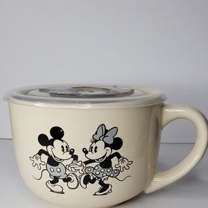Disney Mickey And Minnie Mug with Lid NEW